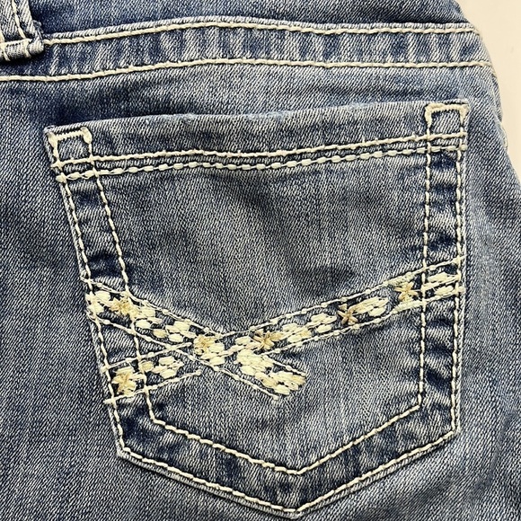 BKE Denim Sabrina Low Rise Capri Size 26 - Picture 13 of 16